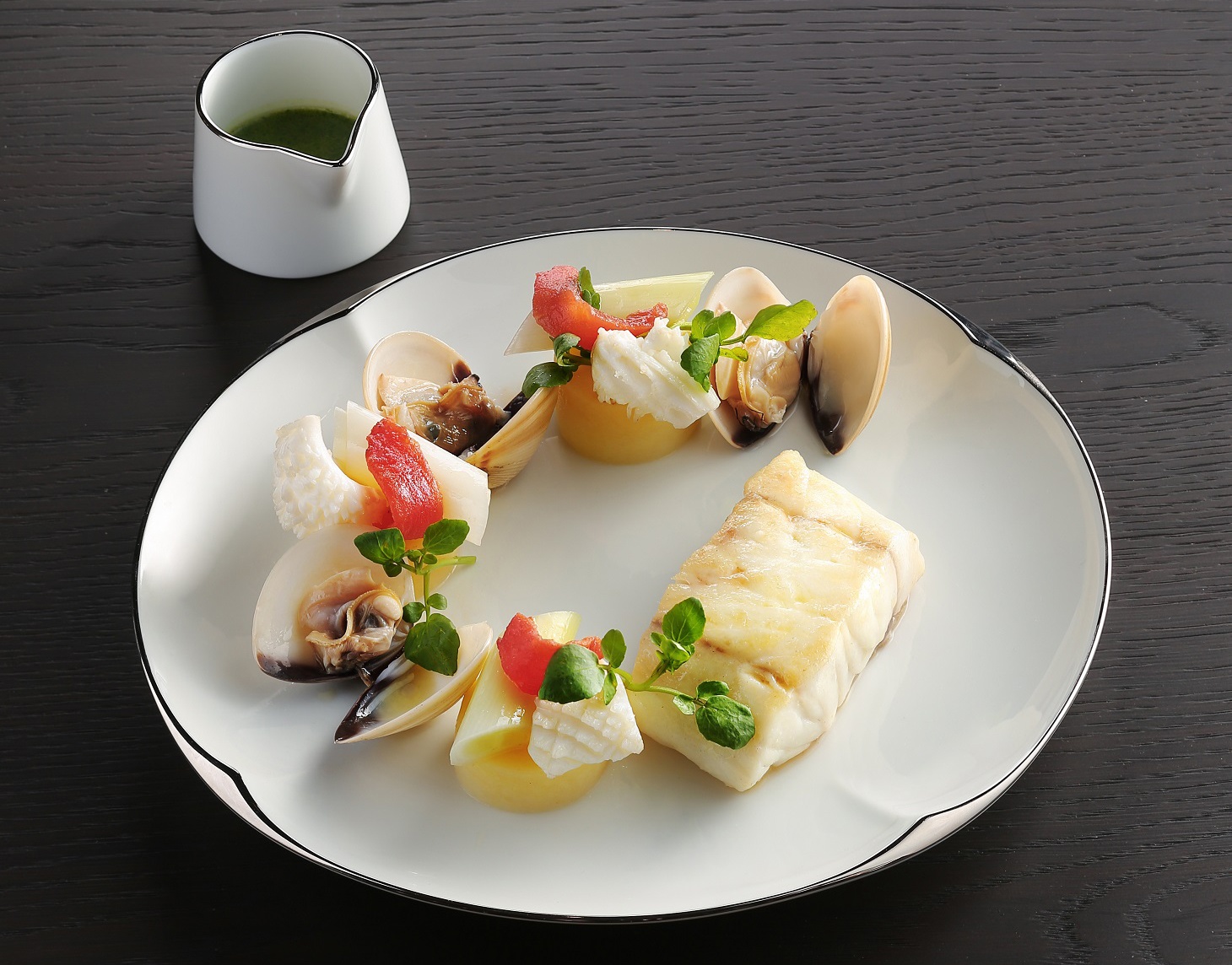 nha hang Square One anh 1