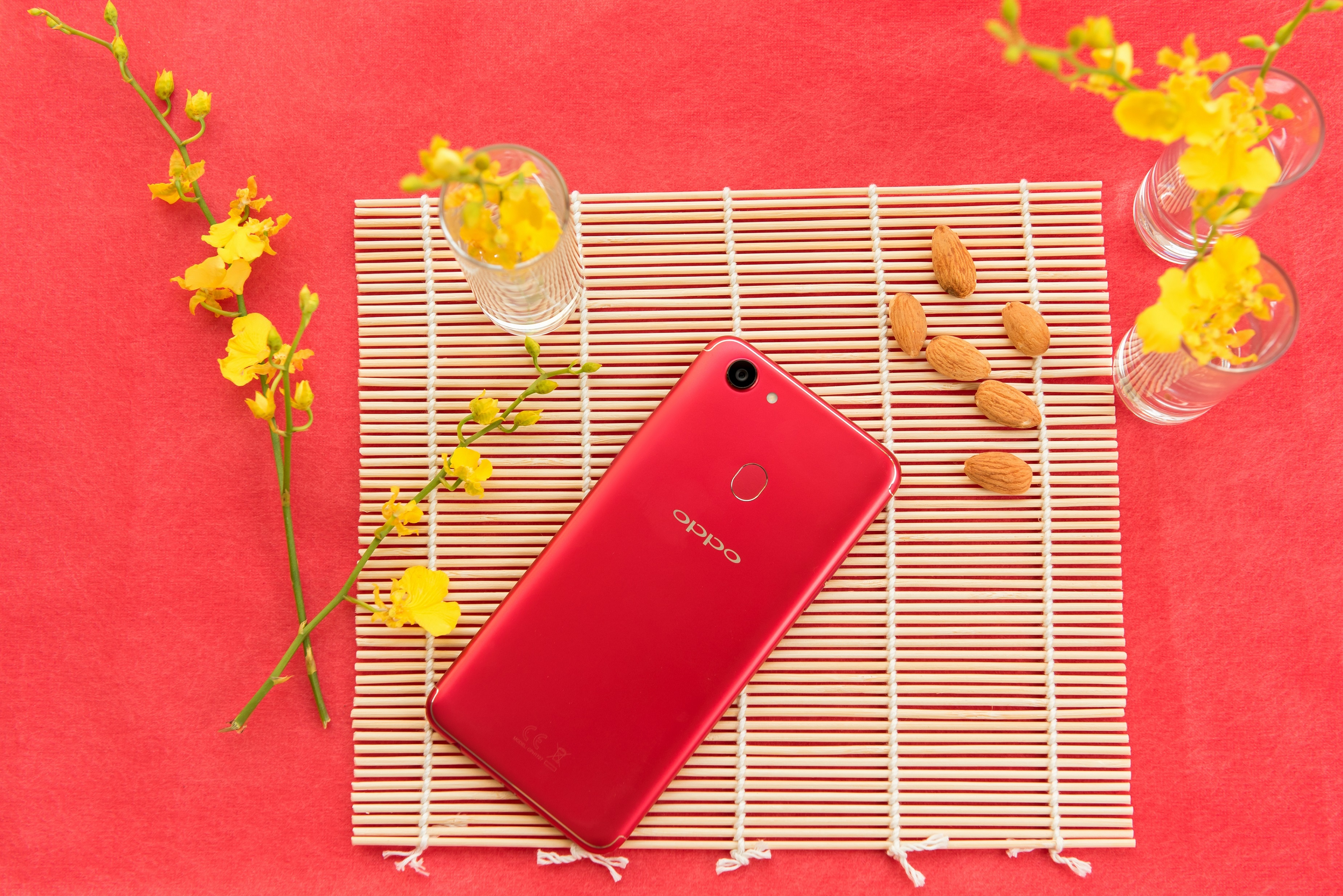 4 diem khien Oppo F5 do duoc lua chon dip dau nam hinh anh