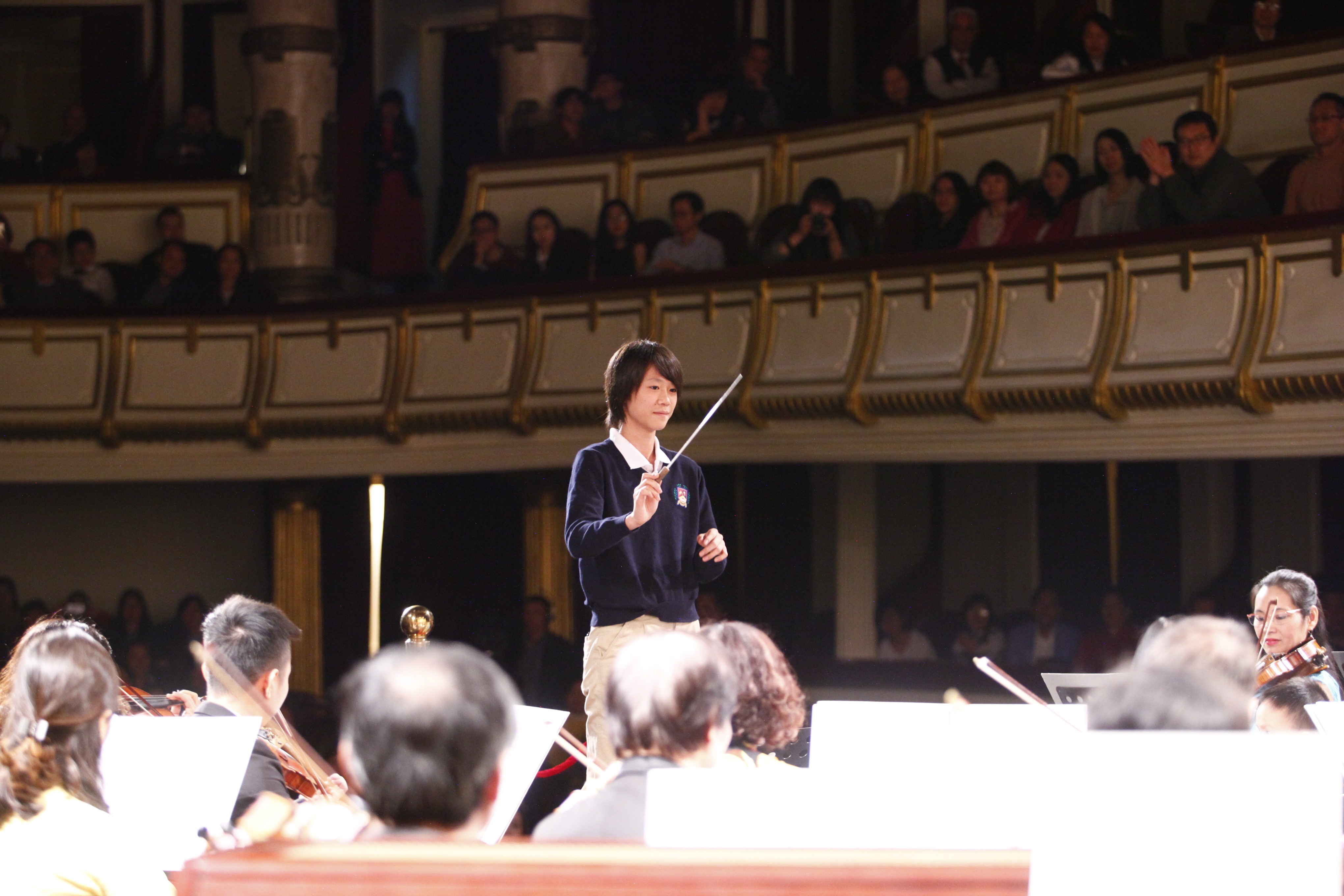 ‘Bong hong violin’ Kawakubo Tamaki tham gia dem nhac 'Hanh phuc' hinh anh