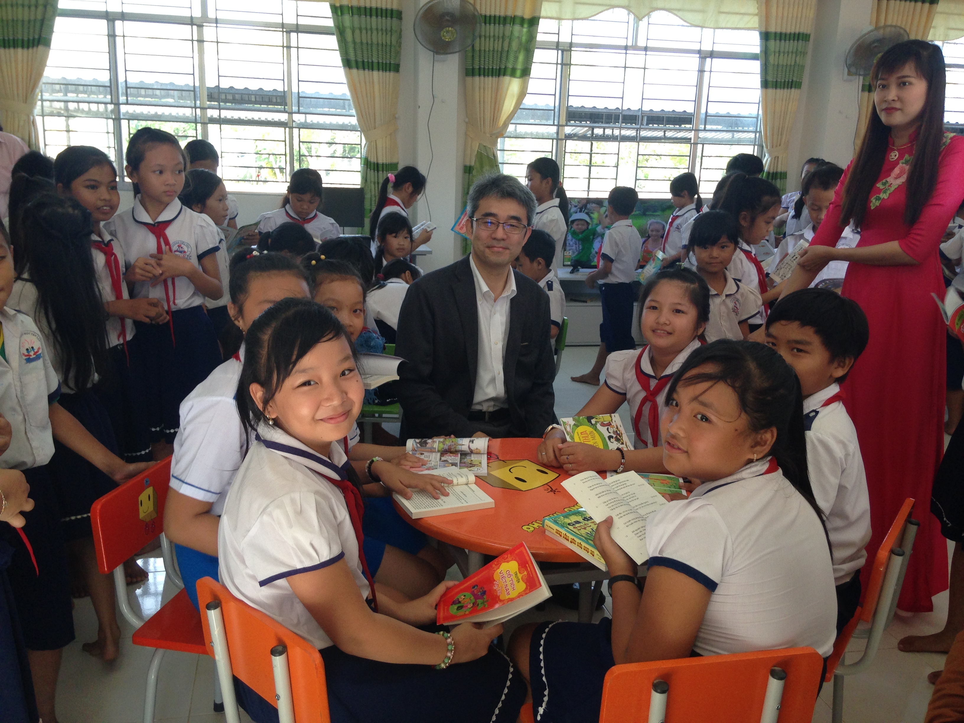 Honda Viet Nam danh 2,5 ty dong cho hoat dong khuyen hoc hinh anh