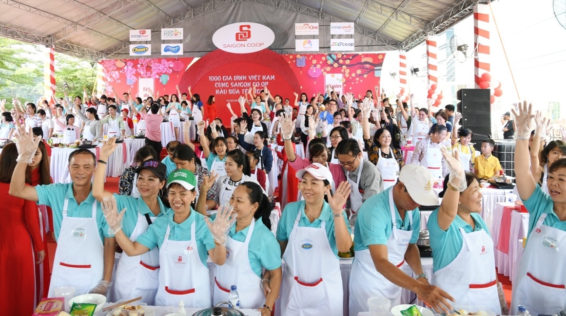 Hang nghin gia dinh den nau an tai sieu thi Co.opmart hinh anh