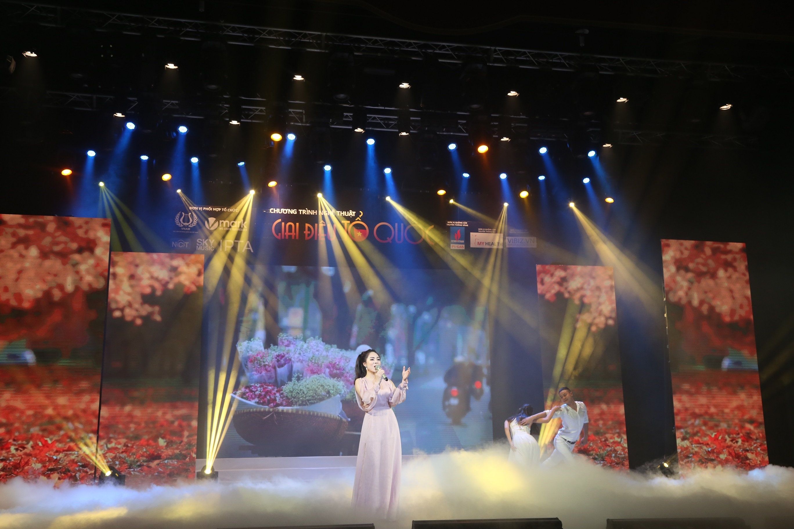 Giai dieu To quoc anh 1