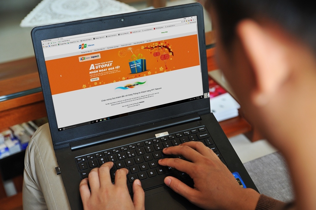 Dich vu thanh toan tu dong xoa noi lo tra cham cuoc vien thong hinh anh