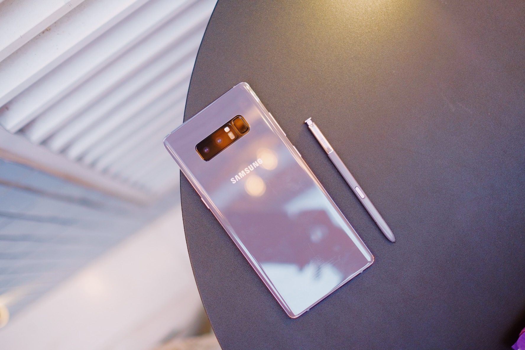 Loat smartphone giam gia sau can Tet Mau Tuat anh 1