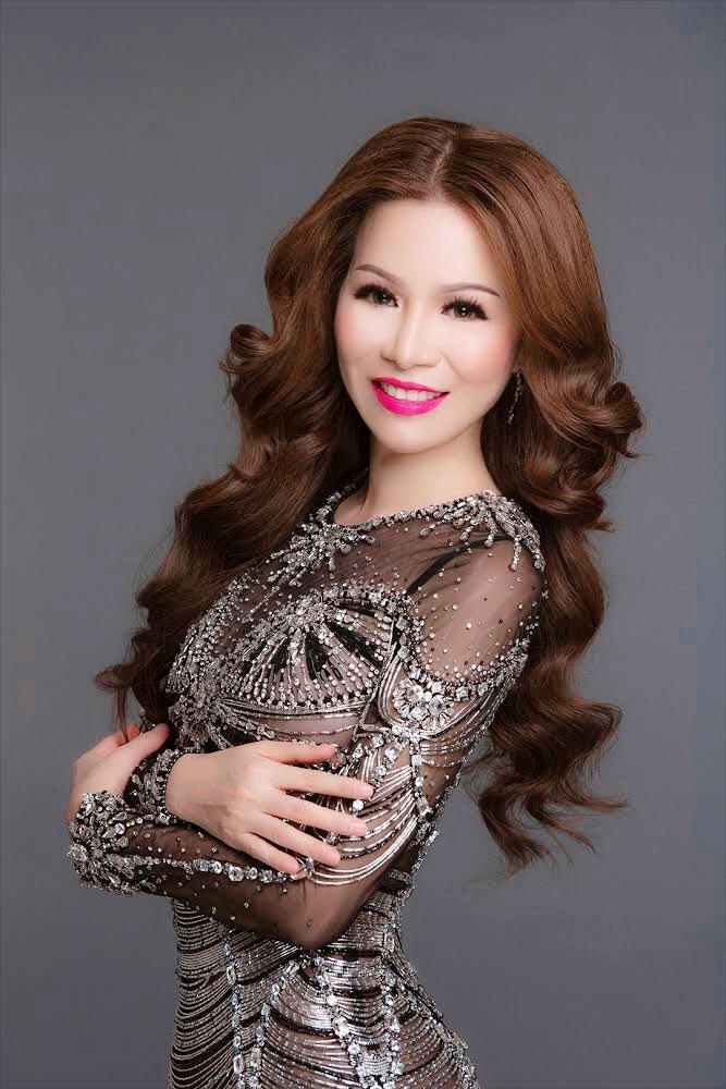 Hoa hậu Bùi Thị Hà  ảnh 2 Hoa hau Bui Thi Ha anh 2