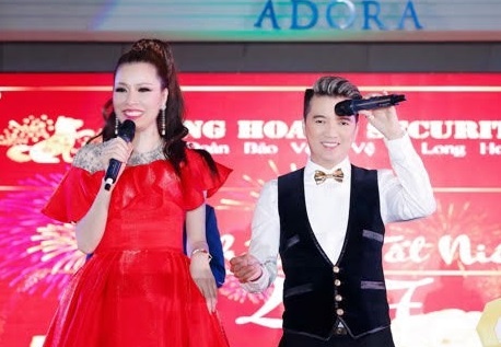 Mr. Dam va Noo Phuoc Thinh du tiec tat nien cua cong ty Long Hoang hinh anh