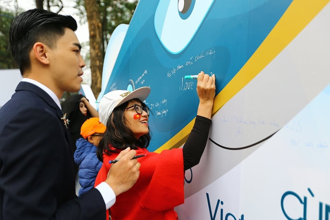 Nguoi dan thich thu truoc khong gian truyen thong giua long thu do hinh anh