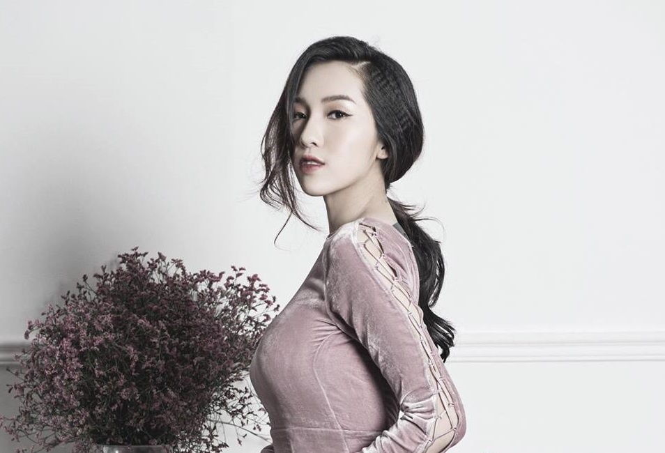 Hoc sao Viet cach phoi do an tuong voi sac tim hinh anh