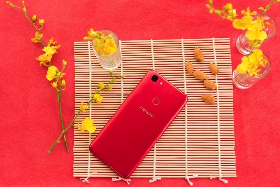 Doi smartphone, trung li xi cho nam moi nhieu van may hinh anh