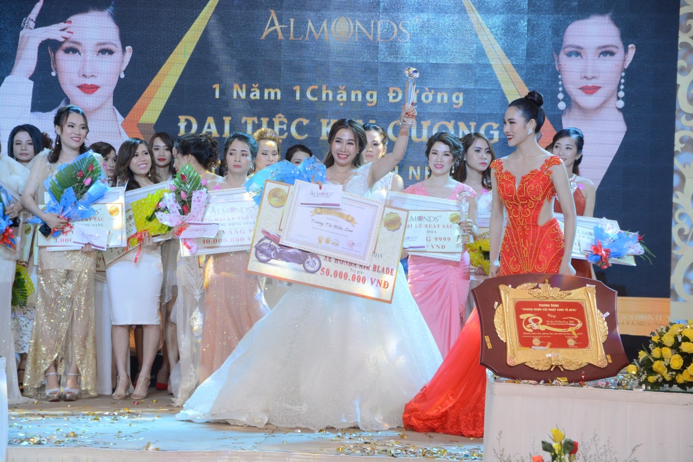 Almonds ảnh 4 Almonds anh 4