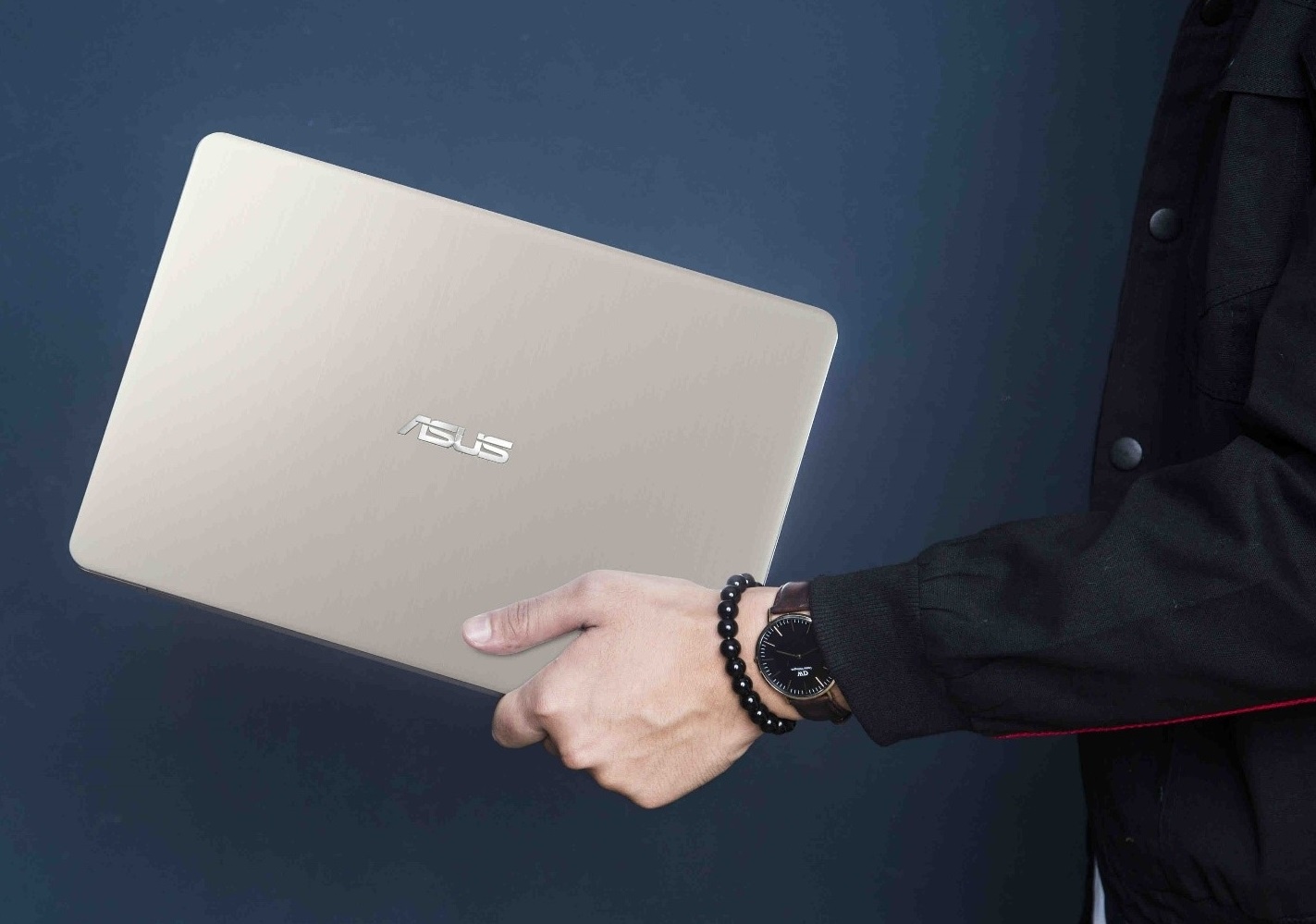 Asus VivoBook S14 - laptop ly tuong cho ban tre ua xe dich hinh anh