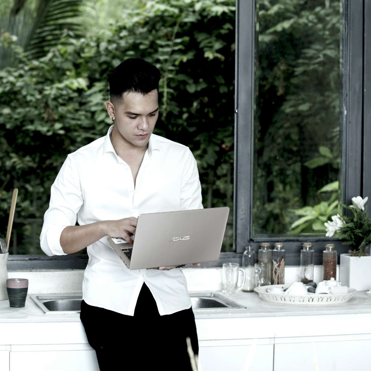 Asus ảnh 2 Asus anh 2