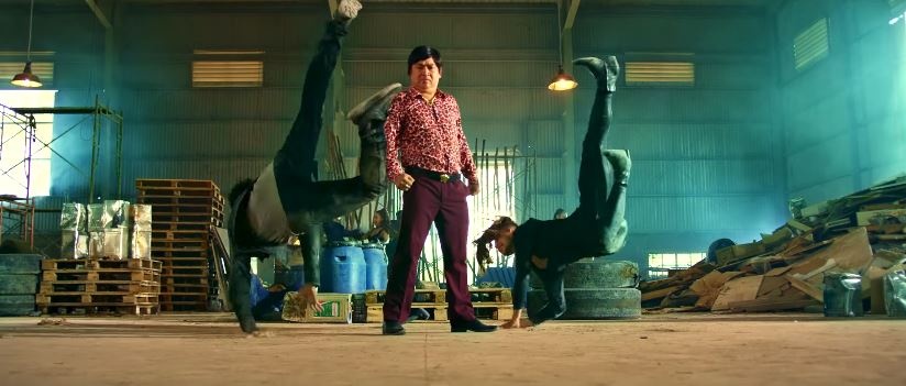 Dan nhan vat voi tinh cach ky la trong phim Tet cua Dustin Nguyen hinh anh