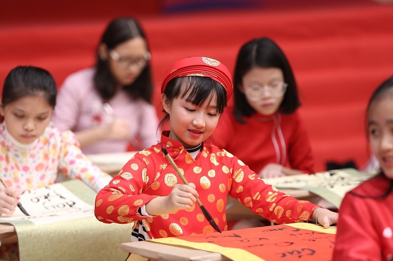 Vun dap tinh yeu Tet Viet trong ‘Hoi xuan Vinsers’ hinh anh