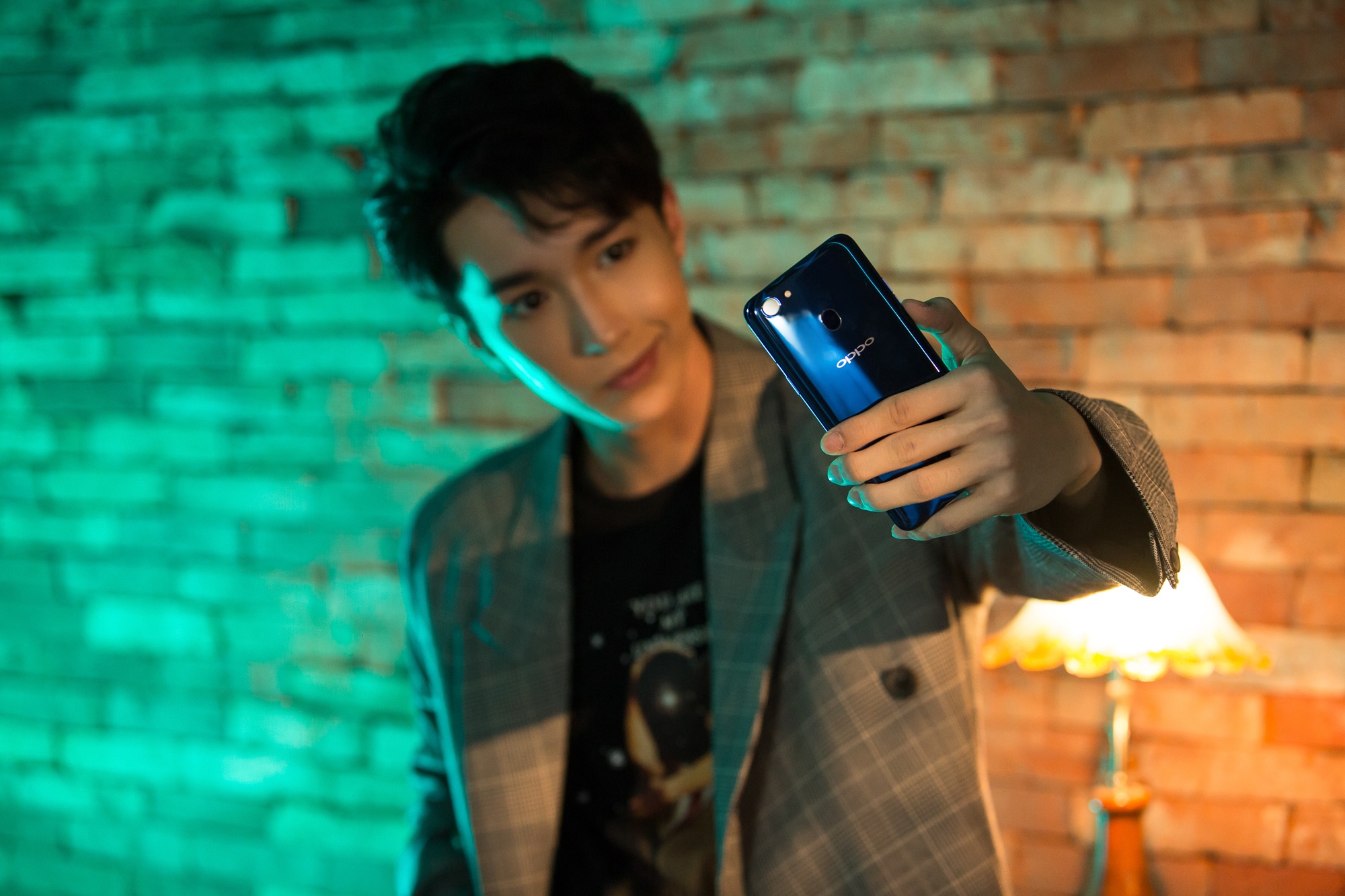 Oppo F5 phien ban xanh thach anh anh 6