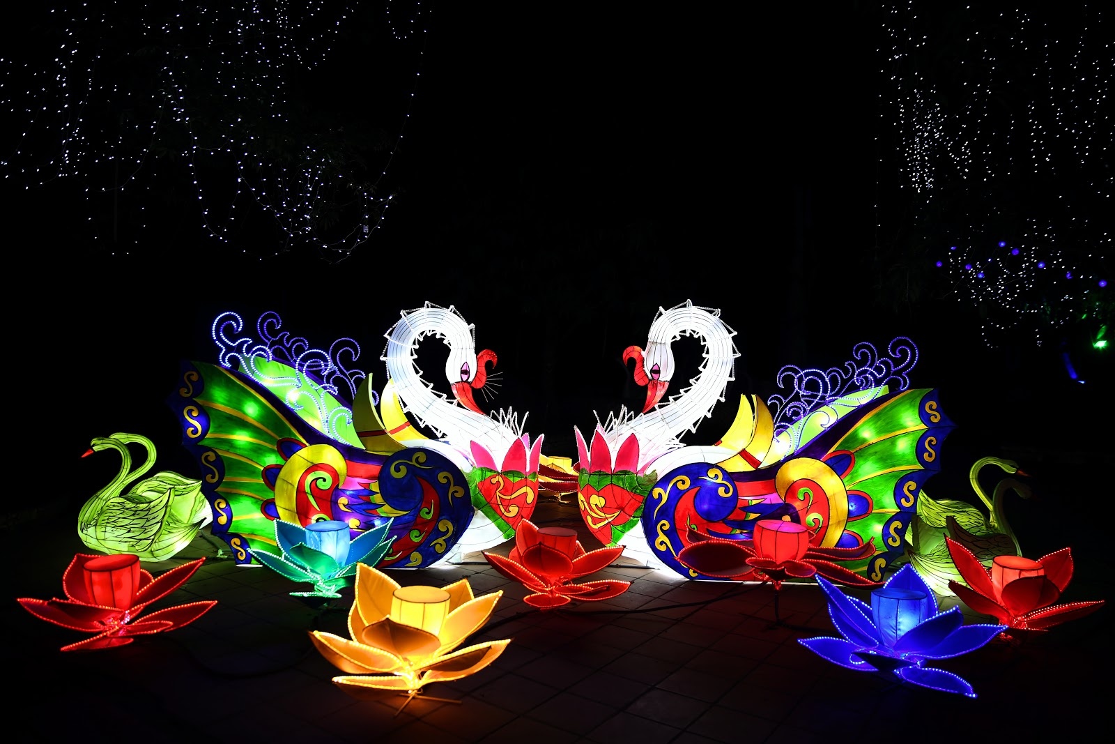 Le hoi anh sang voi gan 100 mo hinh giua long Ha Noi hinh anh