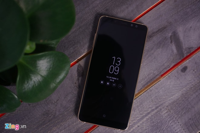 Galaxy A8+ anh 1