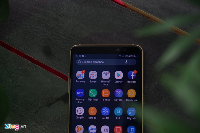 Galaxy A8+ anh 2