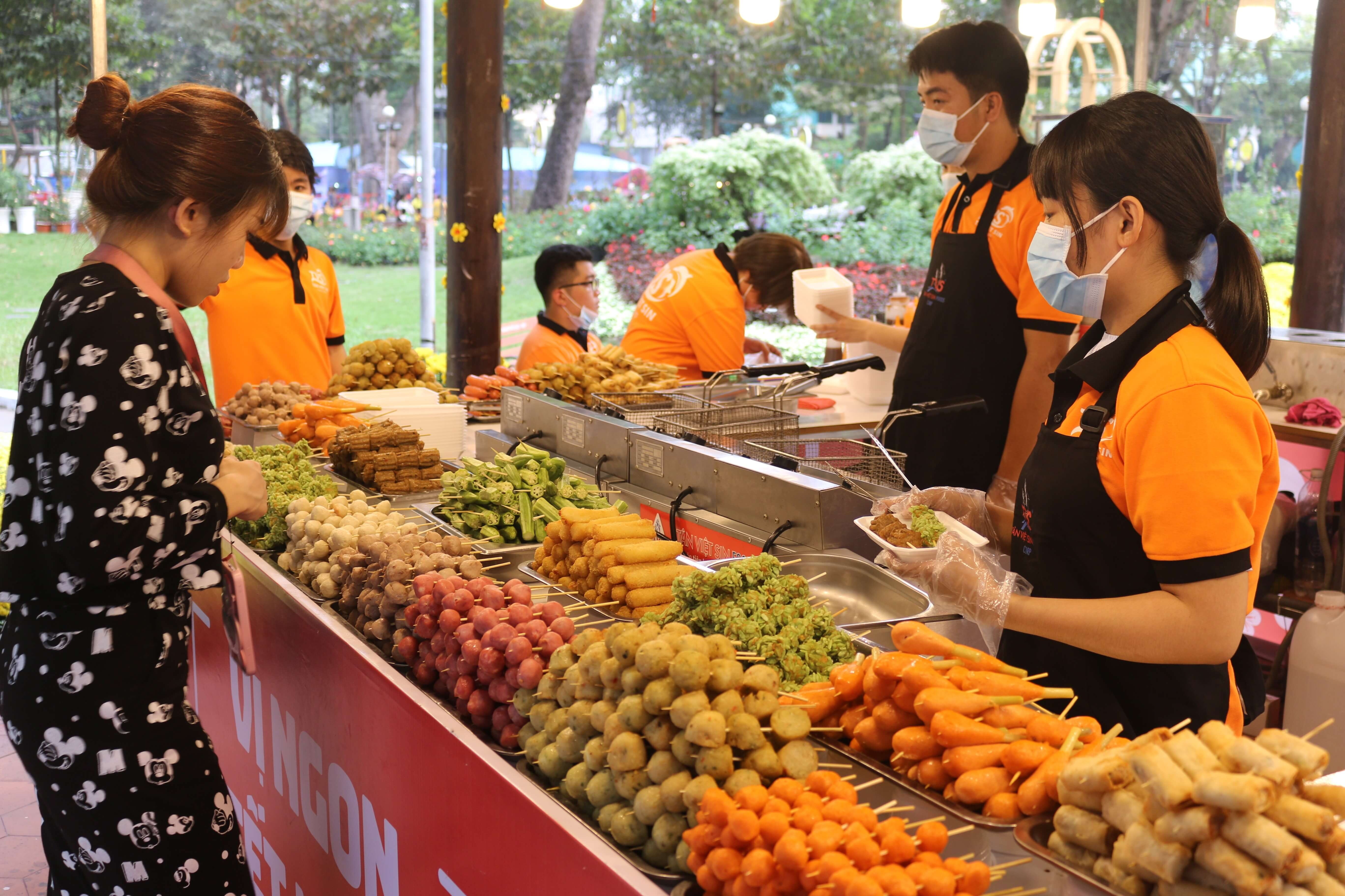 Huong vi Tet du day o Hoi xuan Tao Dan hinh anh