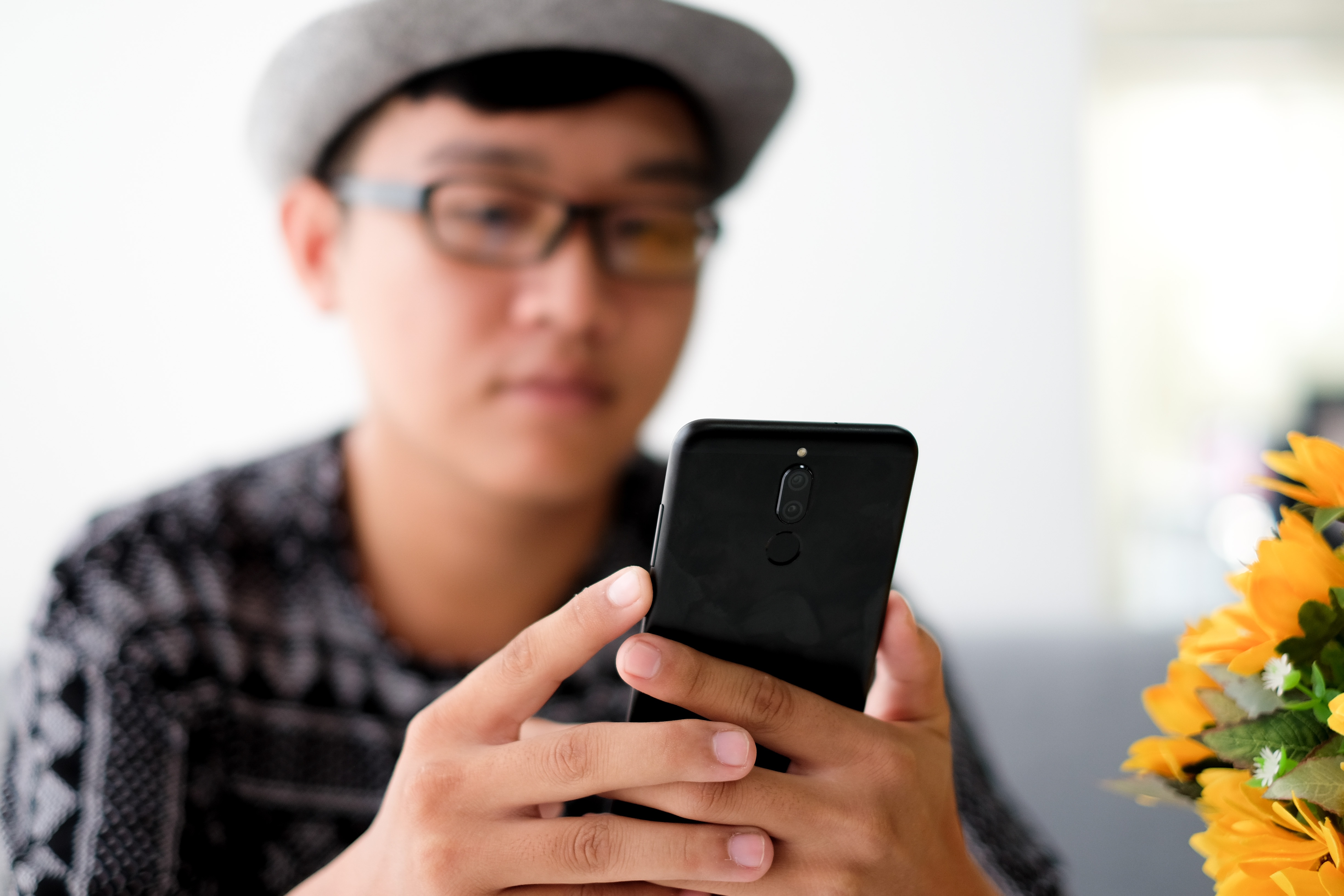 Huawei nova 2i cap nhat tinh nang mo khoa bang guong mat hinh anh