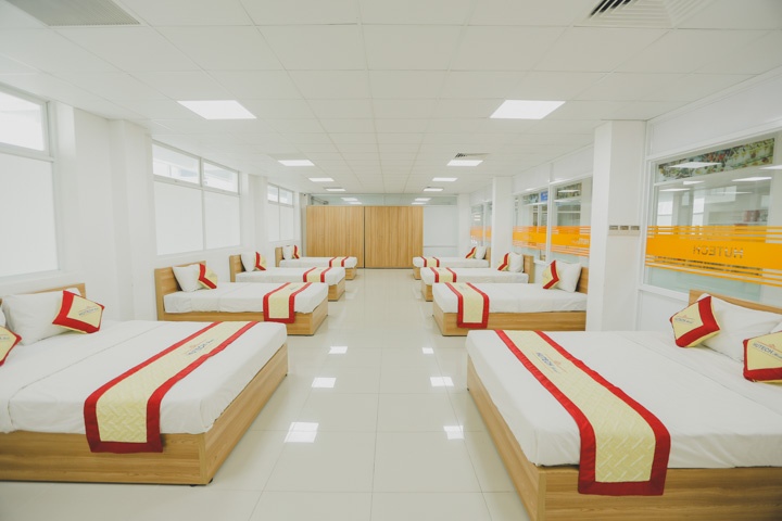 Dai hoc HUTECH anh 2