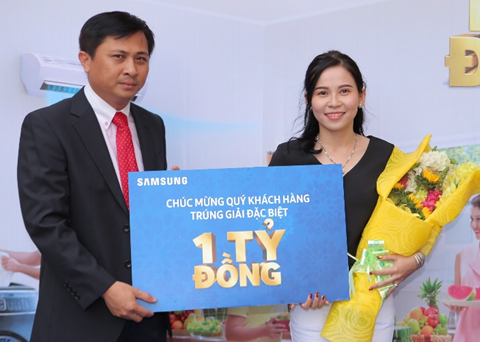 Hang nghin nguoi nhan loc xuan may man tu The Gioi Di Dong hinh anh