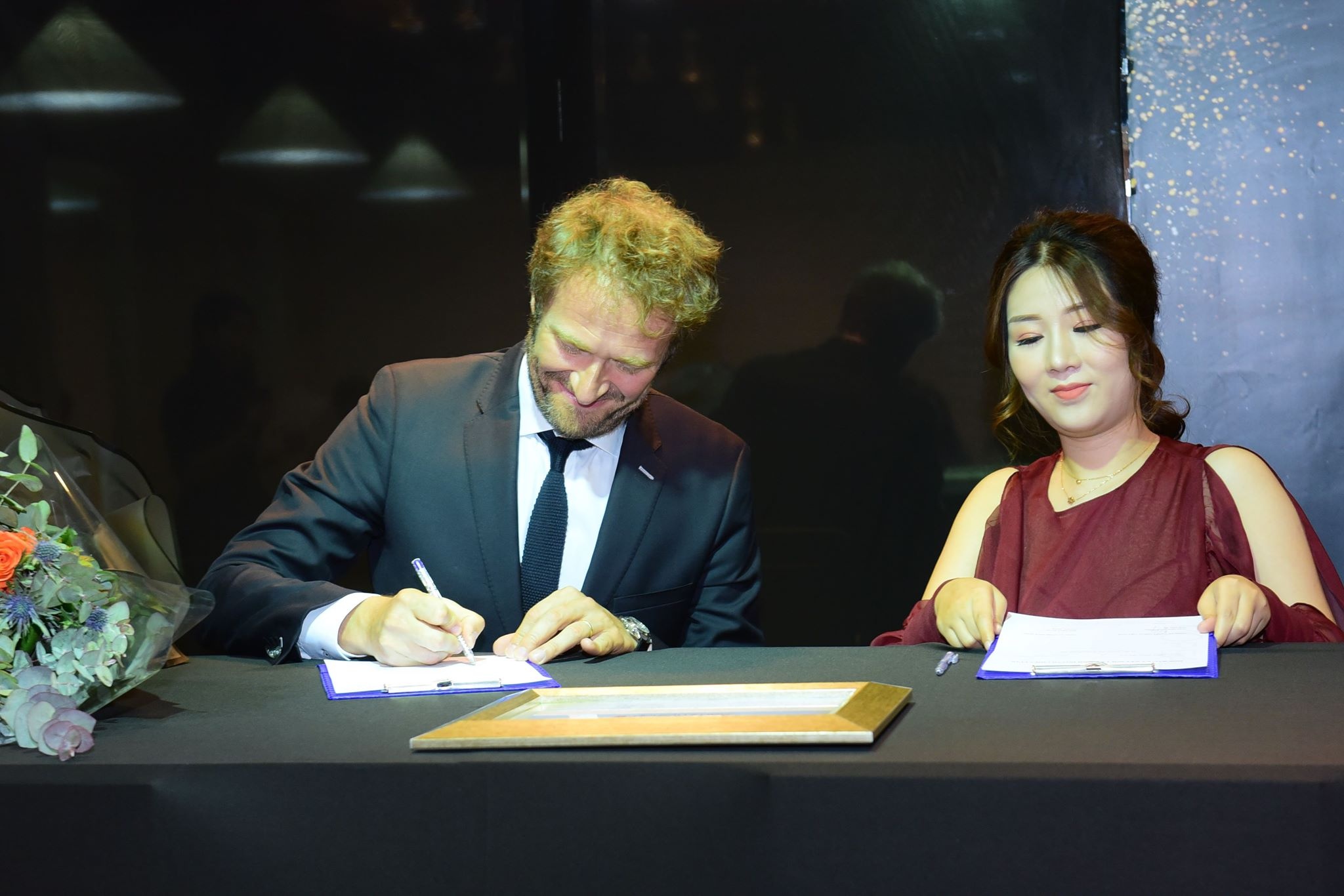 Sammi Shop ky hop tac chien luoc cung L'Oreal Viet Nam hinh anh