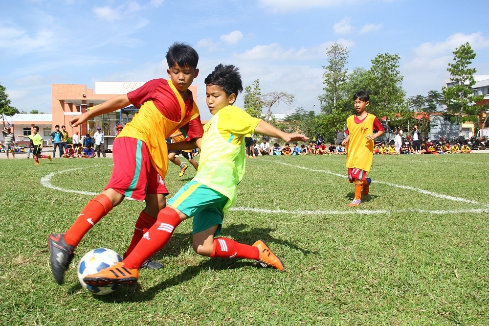 PVF tuyen sinh khoa 10, dao tao tai nang bong da mien phi 10 nam hinh anh