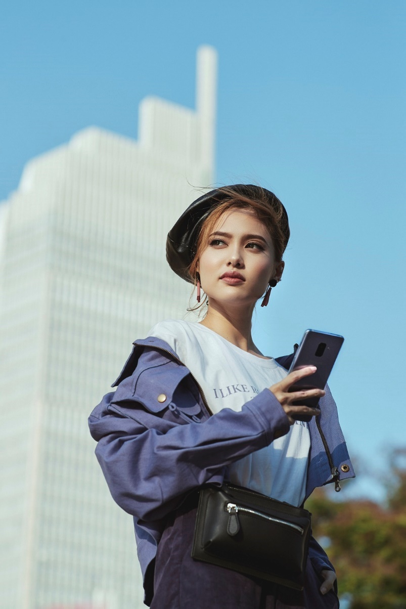 Samsung Galaxy A8/A8+ anh 2