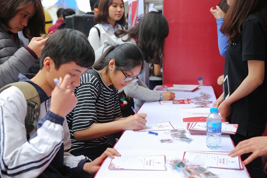 1.500 hoc sinh du tuyen vao trung tam ky thuat Vinfast hinh anh