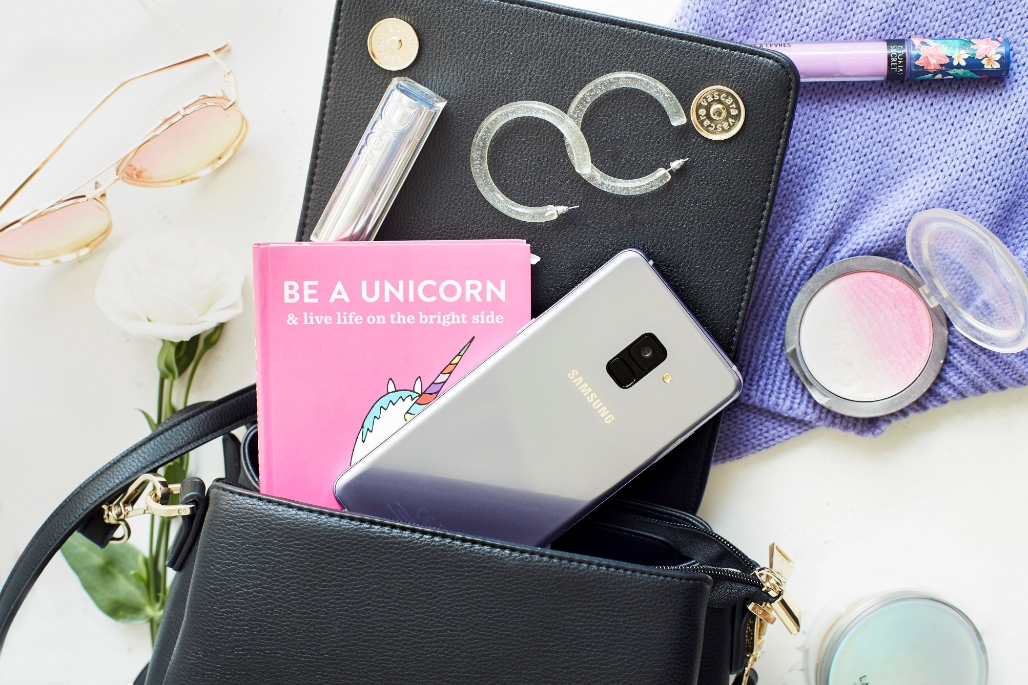 5 item khong the thieu trong tui do cua co nang sanh dieu hinh anh