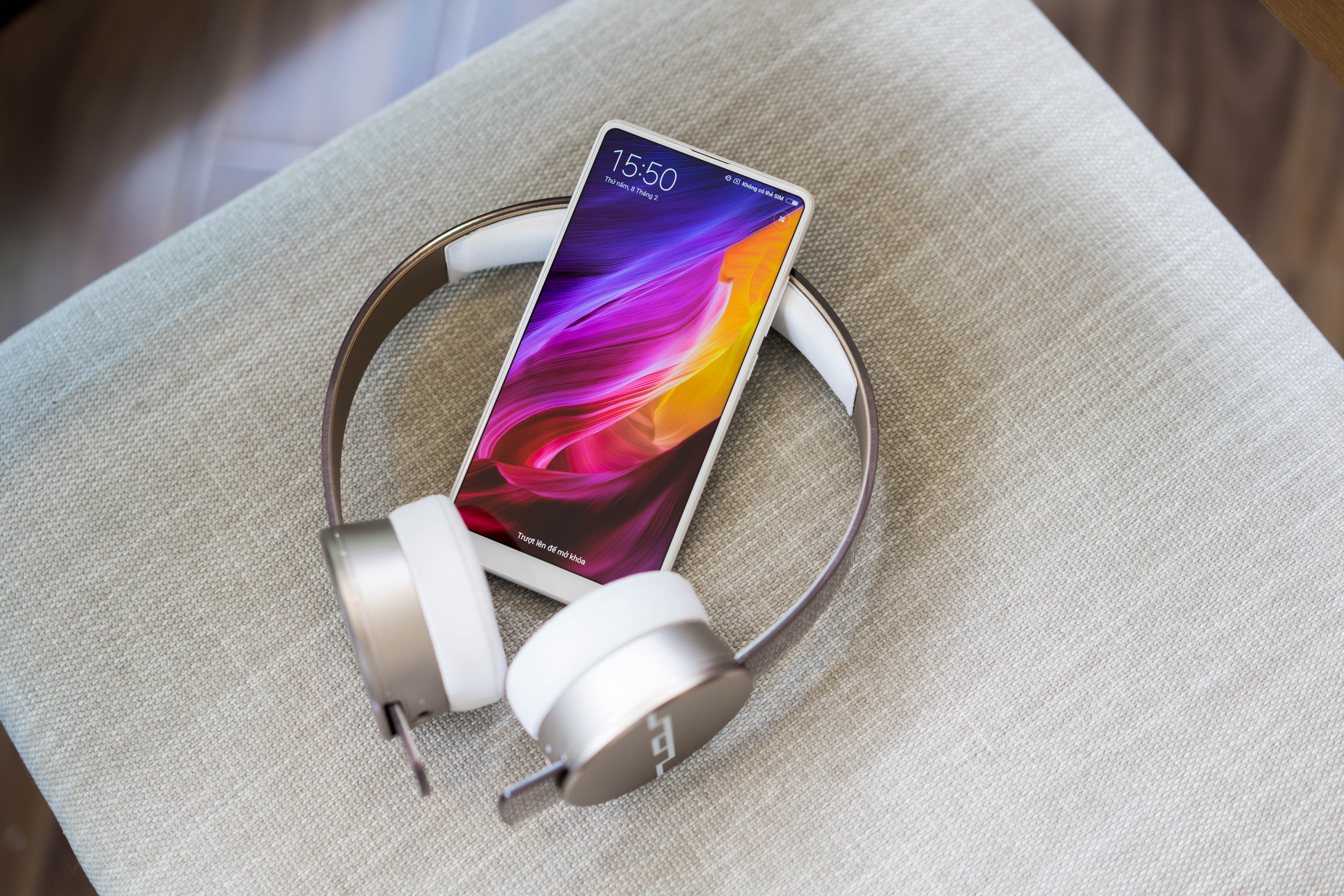 Chat lieu cua dien thoai thay doi the nao sau hon 20 nam? hinh anh