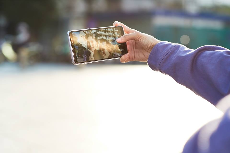 Lam moi khoanh khac 24h bang 5 tinh nang chup hinh tren di dong hinh anh