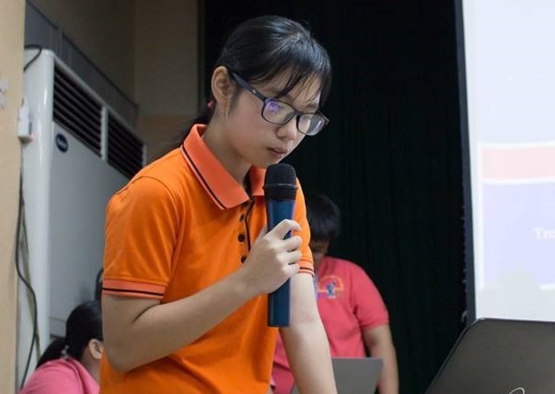 Nu sinh vien va tinh yeu ky la voi nganh ky thuat phan mem hinh anh