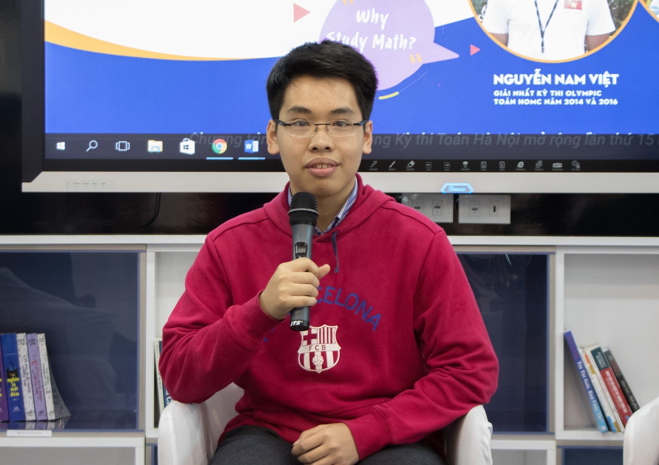 Chu nhan hoc bong 5,5 ty: 'Tieng Anh giup toi hoc tot cac mon khac' hinh anh