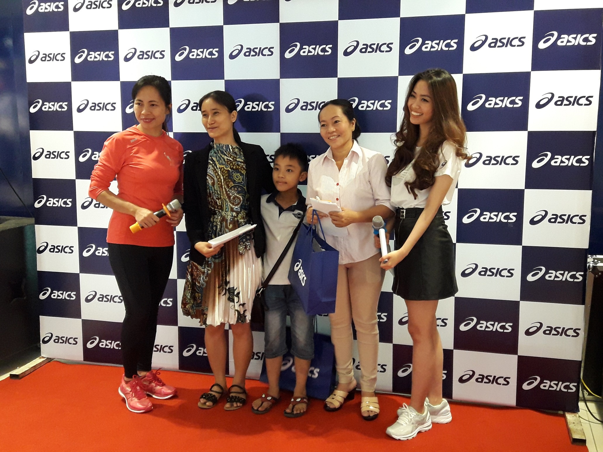 Asics Sai Gon Centre anh 4