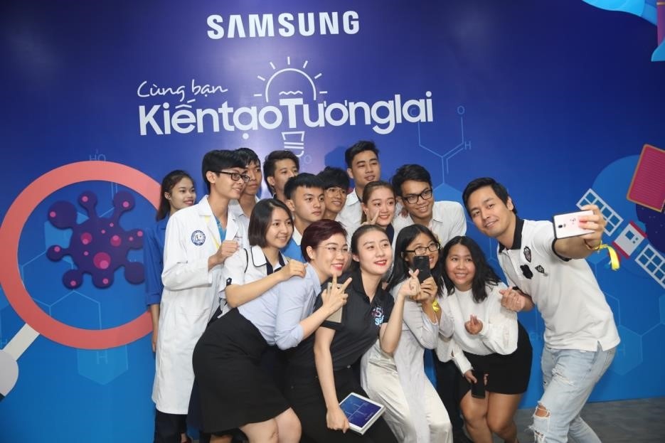 Phan Anh,  công nghệ VR,  Samsung ảnh 4 Phan Anh,  cong nghe VR,  Samsung anh 4