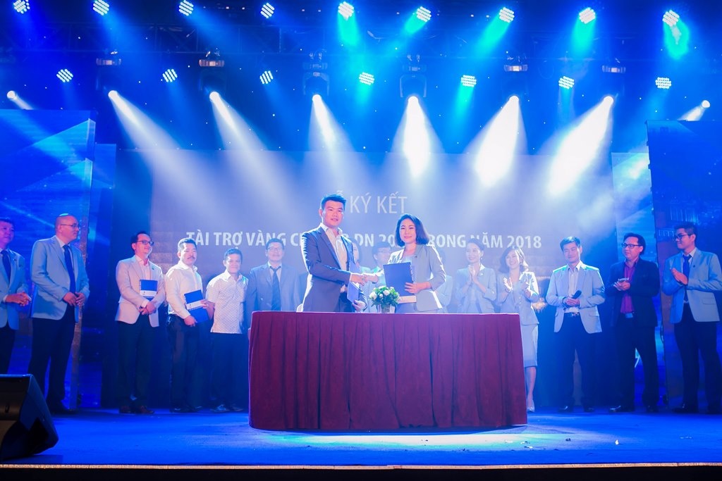 CLB doanh nhan Hai Muoi Ba Muoi ky niem 16 nam thanh lap hinh anh