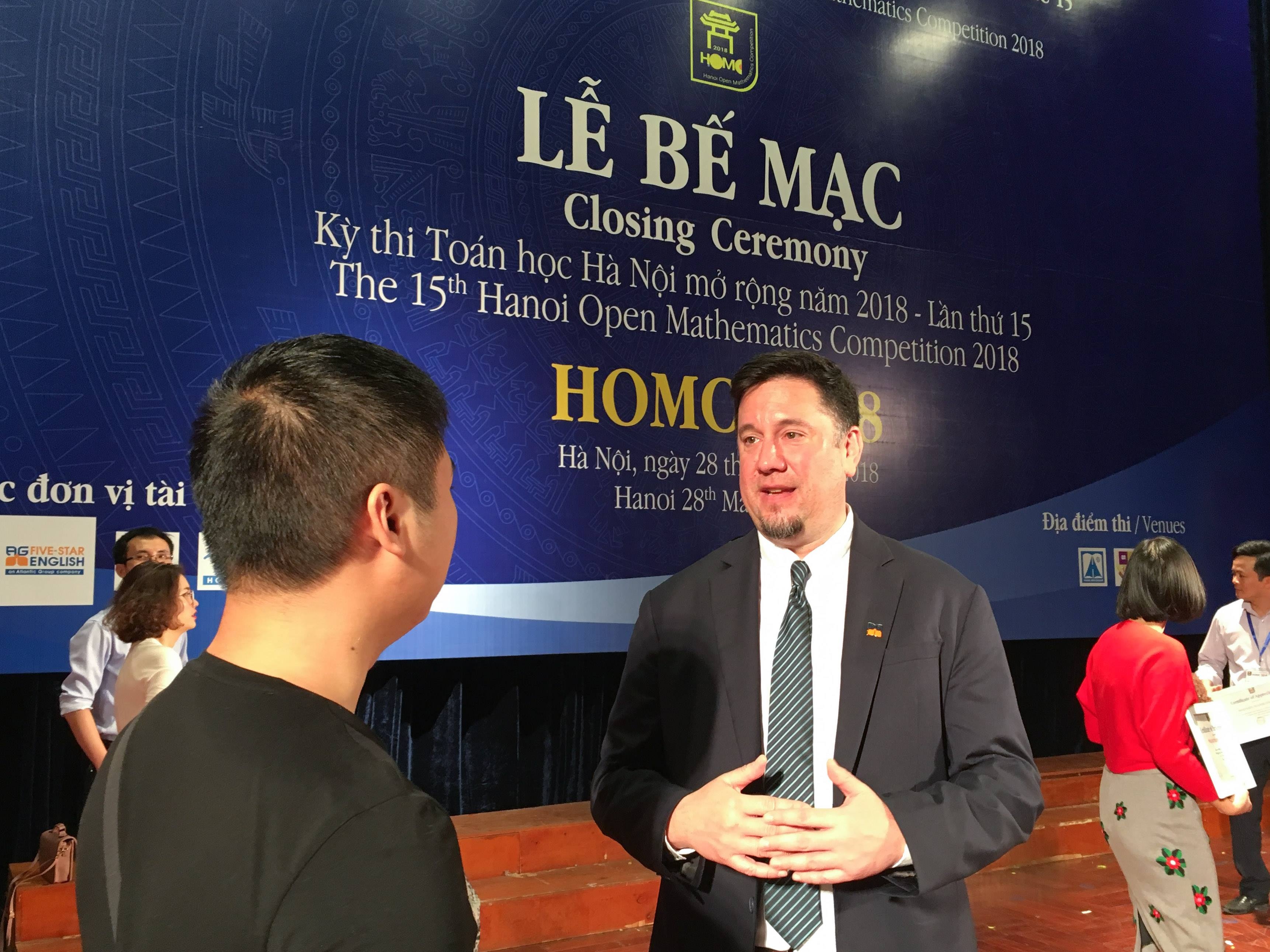 Ket thuc bang B Ky thi Toan hoc Ha Noi mo rong hinh anh