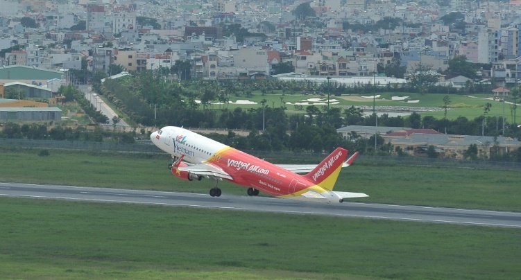 Vietjet mo ban hon 500.000 ve quoc te 0 dong hinh anh