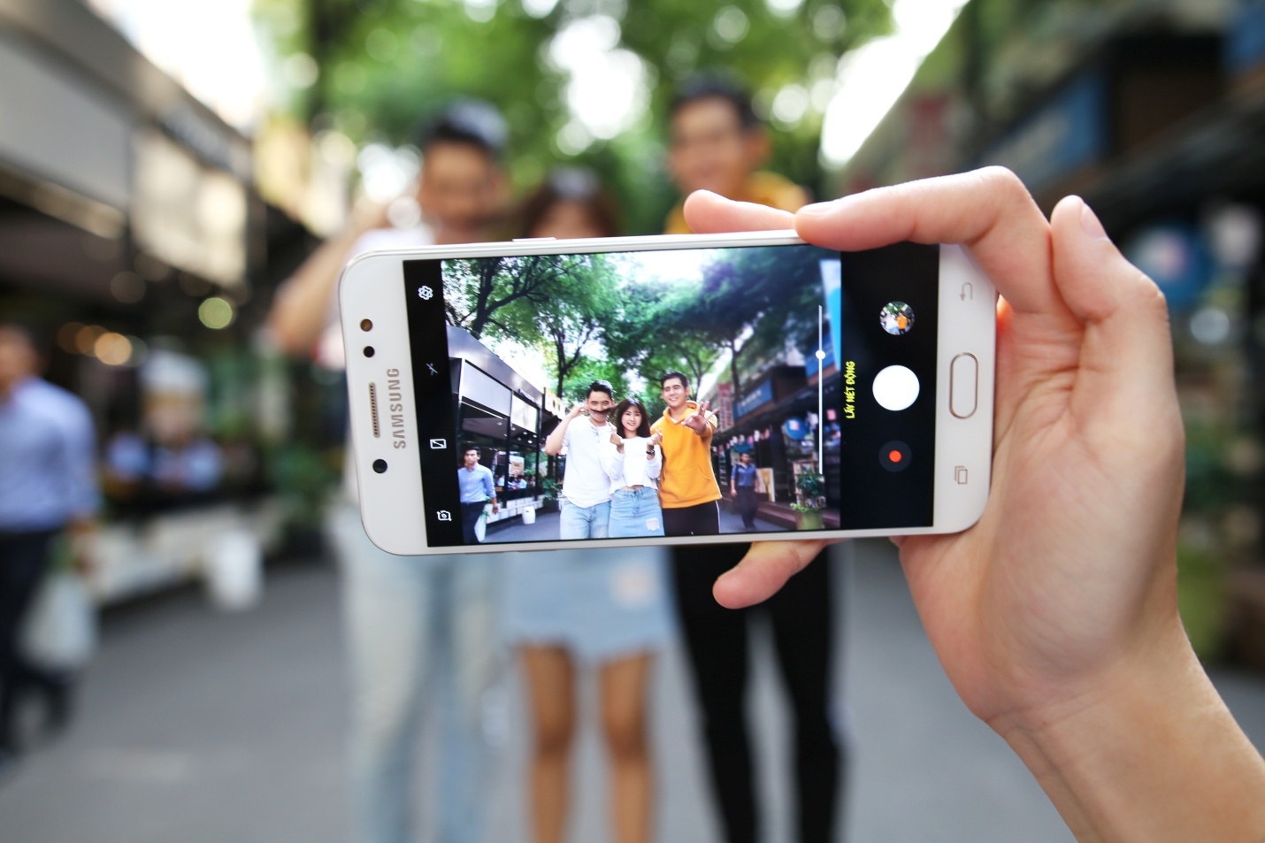 Galaxy J7+ ảnh 3 Galaxy J7+ anh 3