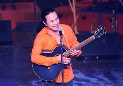 Le Minh Son mang quan diem van hoa di tim ban nhac Viet hinh anh