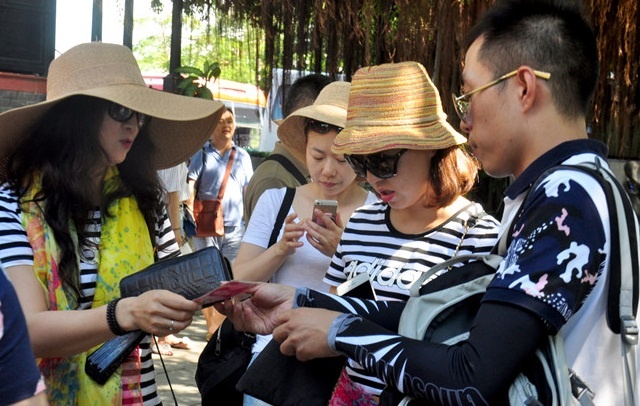 Ly do nganh du lich duoc nhieu si tu lua chon hinh anh