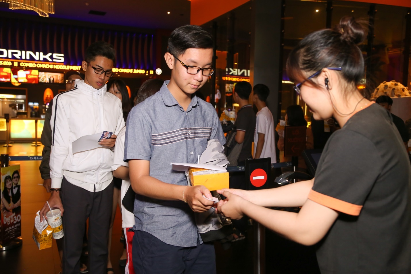 Galaxy Cinema tai tro 18.000 voucher xem phim cho hoc sinh toan quoc hinh anh