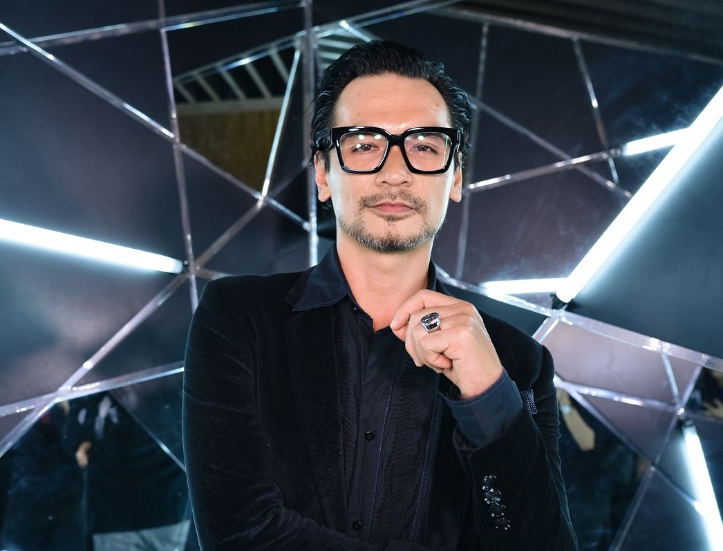 Duc Hai khoe ve lich lam cung dan khach moi nam tai YSL Beauty Club hinh anh