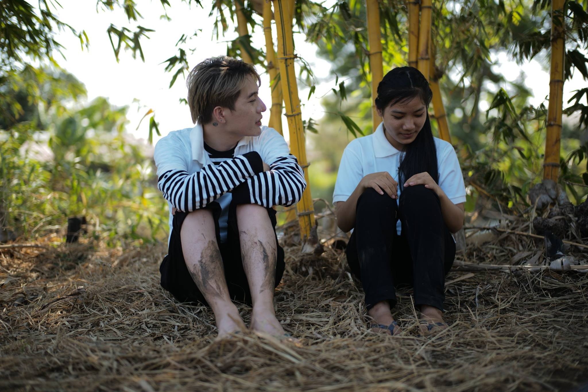 Chau Dang Khoa, Lou Hoang, Hiep Hoa trao hoc bong cho hoc sinh ngheo hinh anh