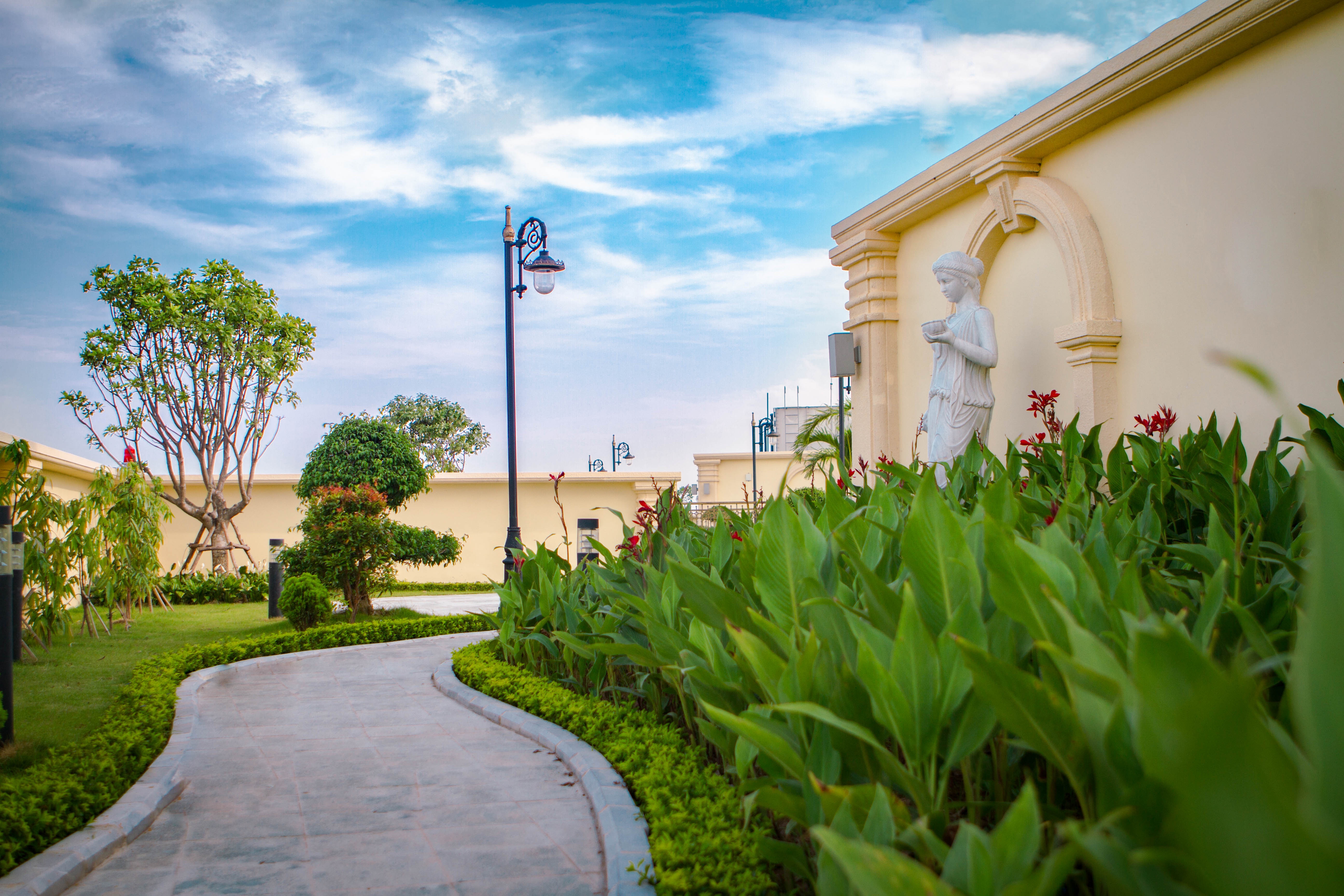 D’. Le Pont D’or duoc cong nhan la ‘khu nha o dang song nhat’ hinh anh