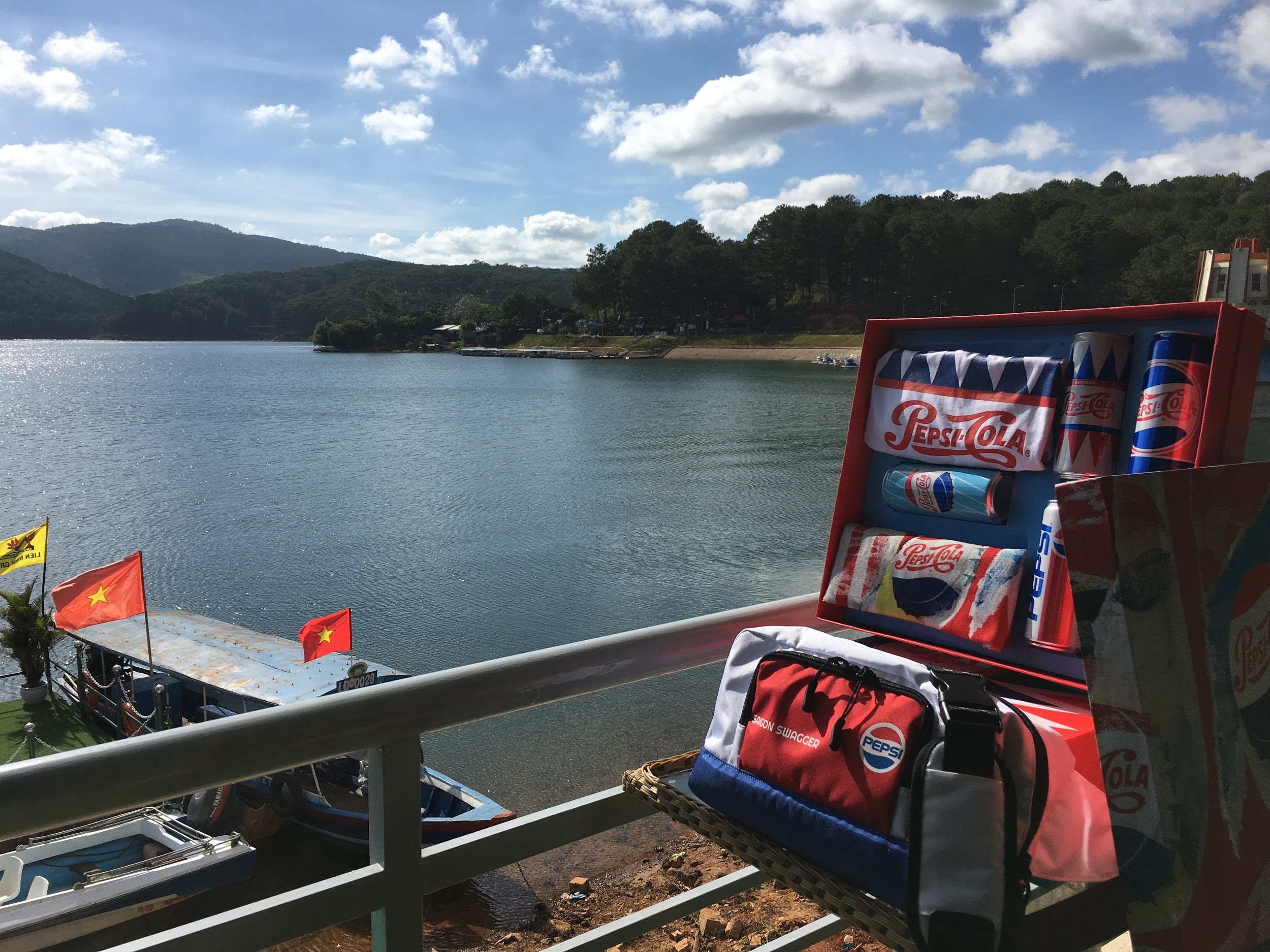 Gioi tre Da Lat hao hung giai cau do, tim hop qua bi mat hinh anh