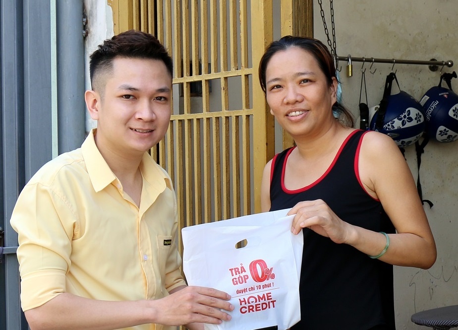 TGDD giao hang trong mot gio cho nguoi mua di dong, tablet online hinh anh