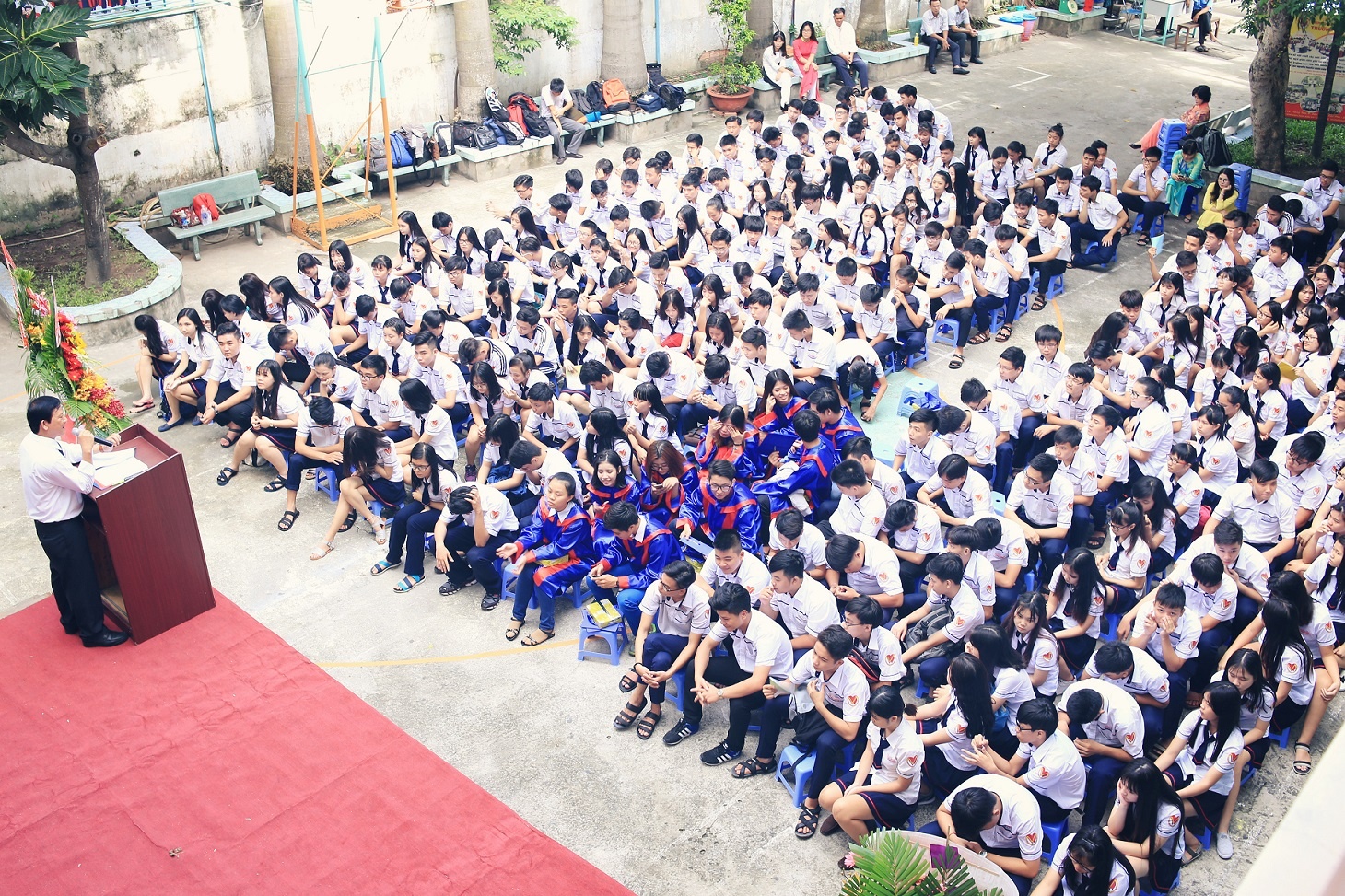 THPT Vinh Vien - truong tu thuc chat luong cao, hoc phi thap hinh anh